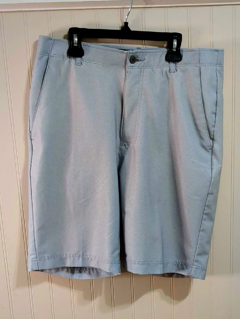 Pebble Beach teal gray Men's Flat Front Performance Shorts, size 32